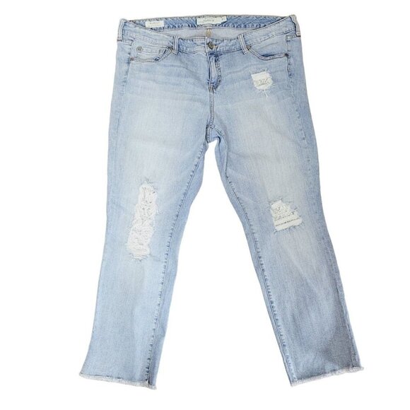 Torrid Sz 18 Boyfriend Jeans Light Wash Mid Rise Lace Under Distressing Plus Sz - Picture 1 of 10